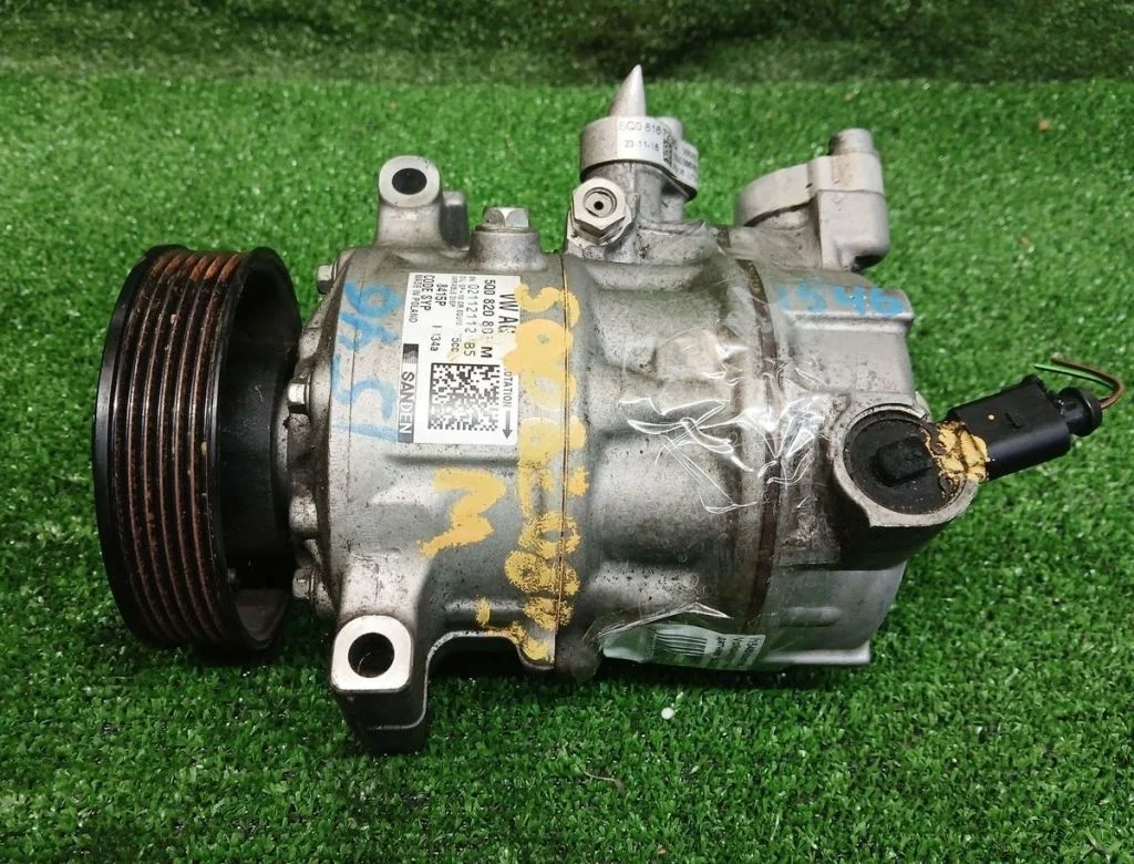 Компрессор кондиционера Audi / VW Артеон 5Q0820803M