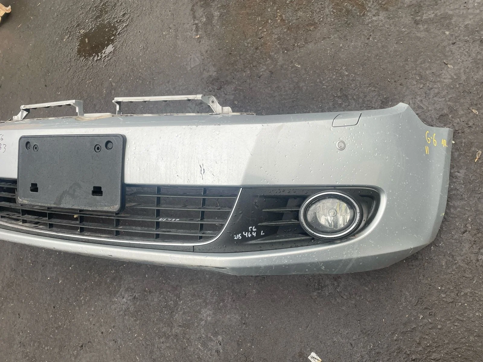 Решетка в бампер VOLKSWAGEN GOLF 6 2009- под птф левая б/у GOLF 6(2009-2013)