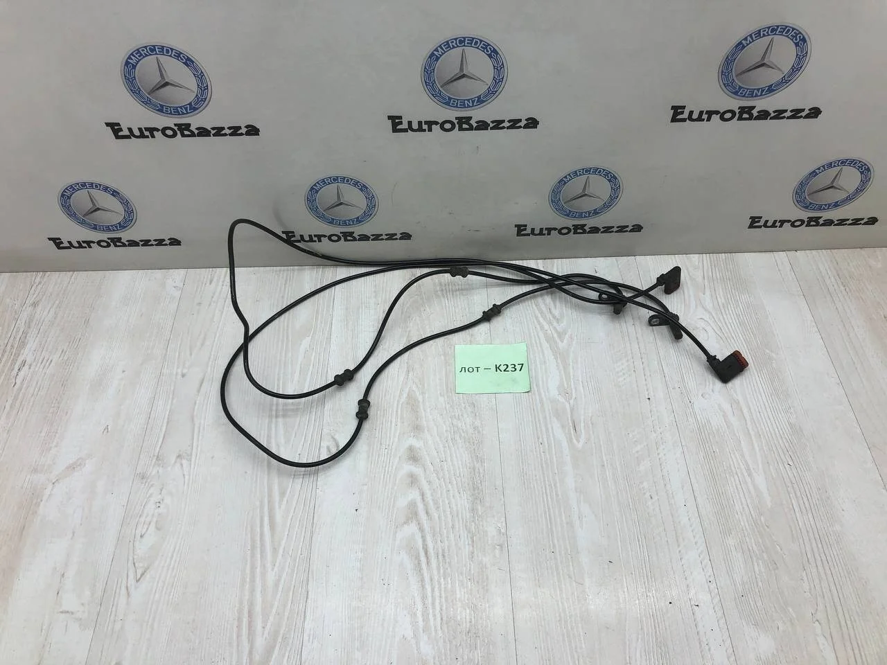 Датчик ABS задний Mercedes W211