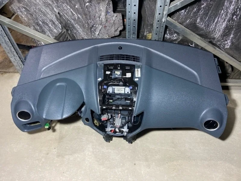 Торпедо (панель приборов) Ford Fiesta (08-12)