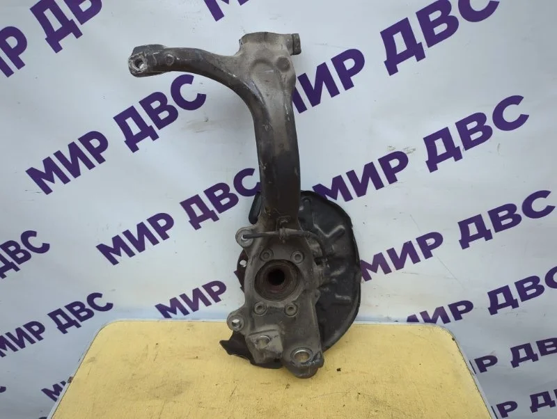 Кулак поворотный передний левый Audi A4 B7 AKL