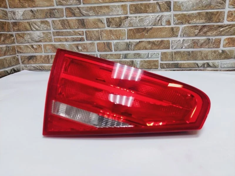Фонарь задний внутренний Audi A4 2014 B8