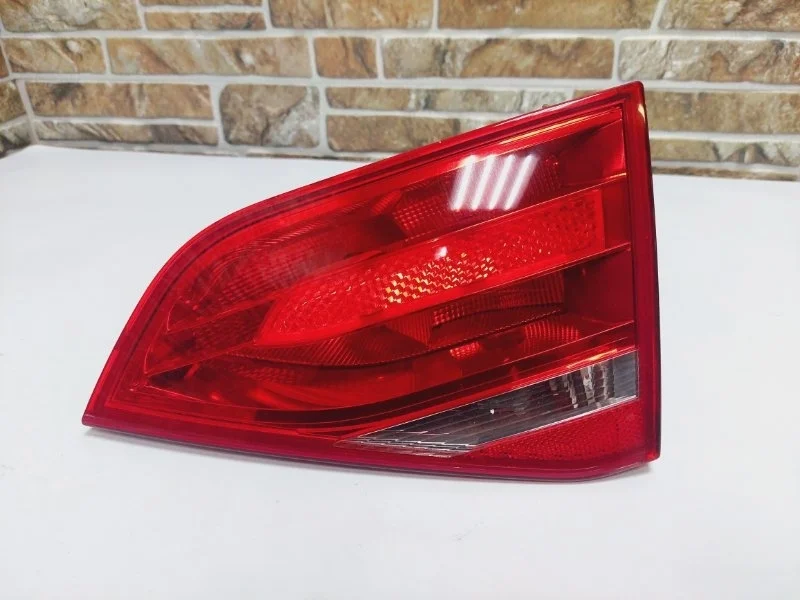 Фонарь задний внутренний Audi A4 2014 B8