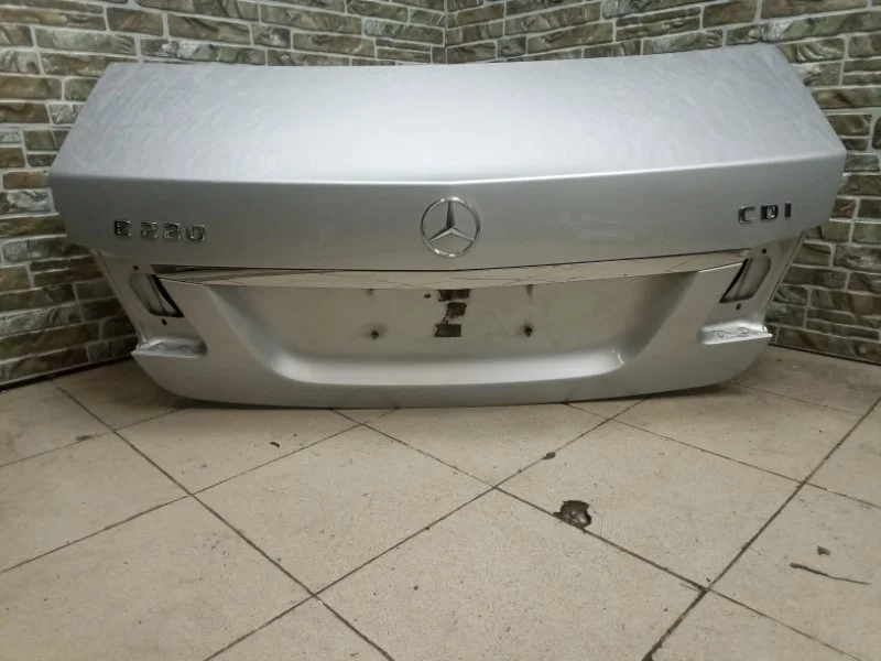 Крышка багажника Mercedes-Benz -Class 2012 W212