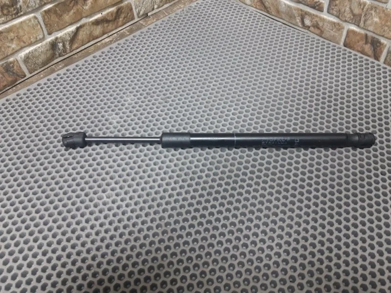 Амортизатор капота BMW X5 2016 F15