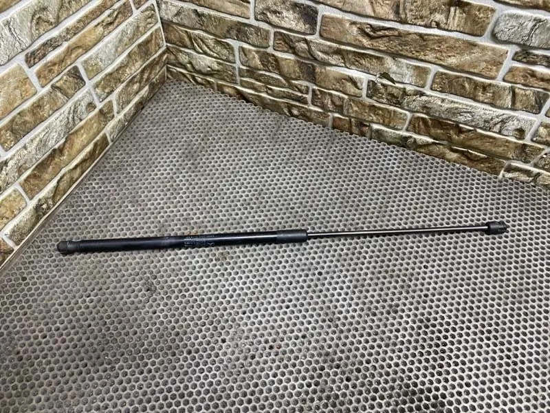 Амортизатор капота Mercedes-Benz -class W204