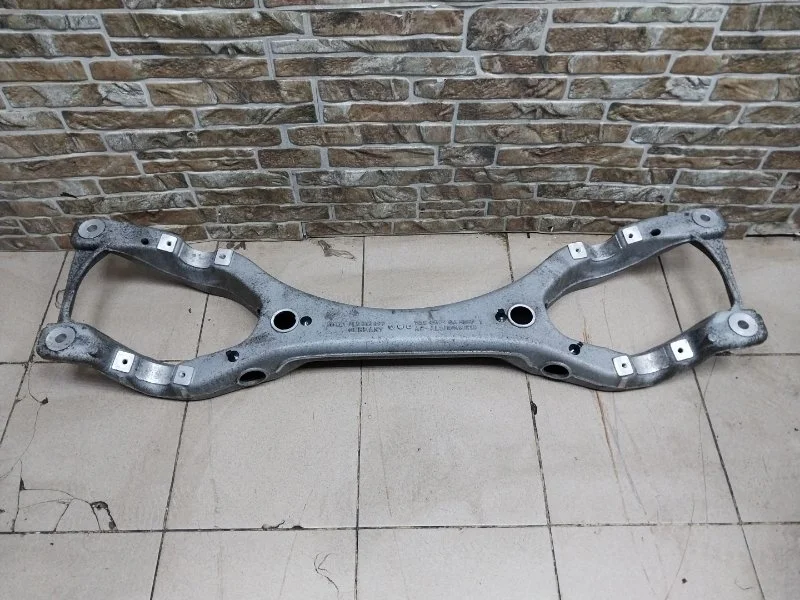 Балка подвески Audi Q7 2012 4L