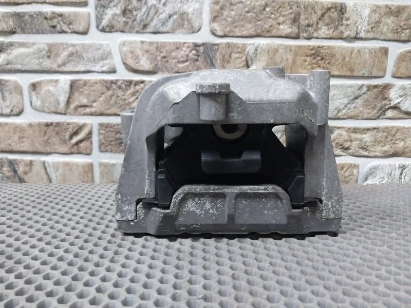 Подушка двигателя Seat Altea 2006