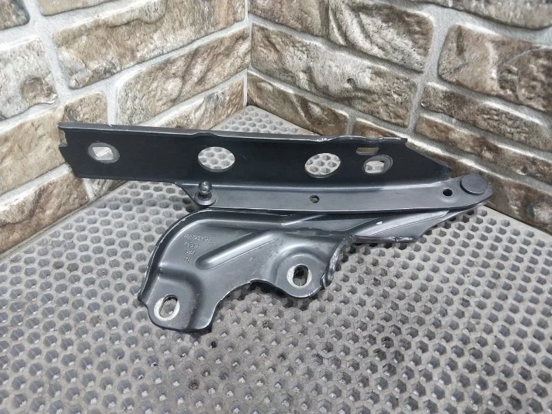 Петля капота Audi A6 2012 C7