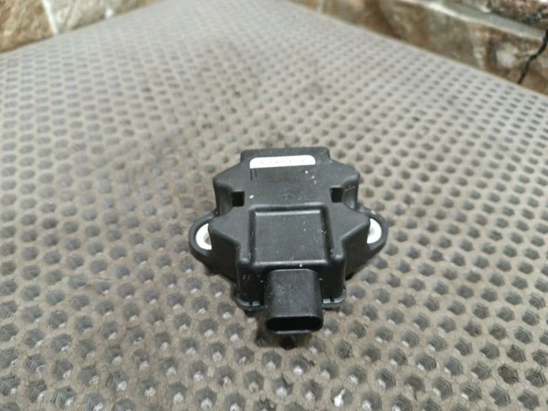 Датчик ускорения Mercedes-Benz GLS-Class 2016 X166