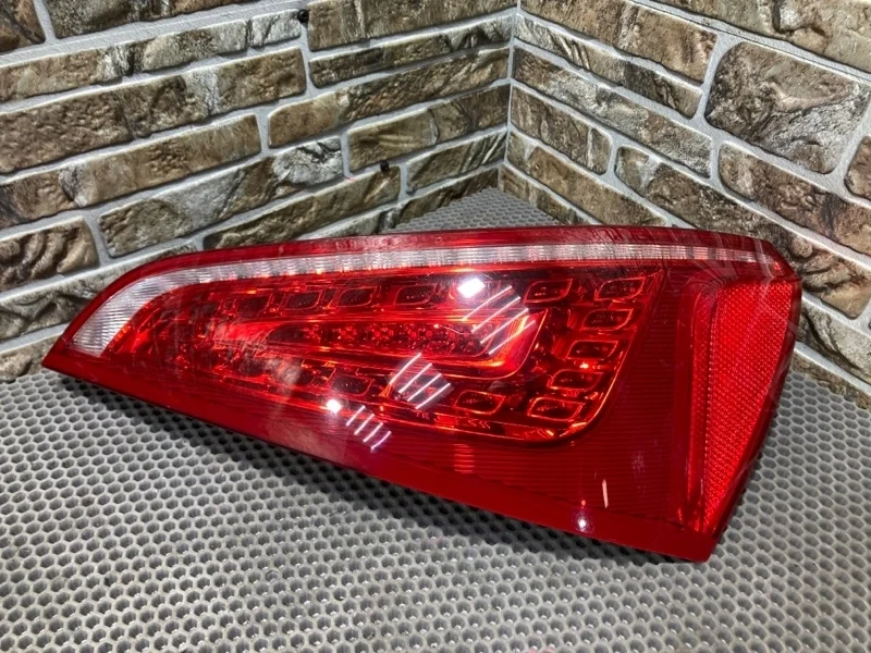 Фонарь Audi Q5 2011