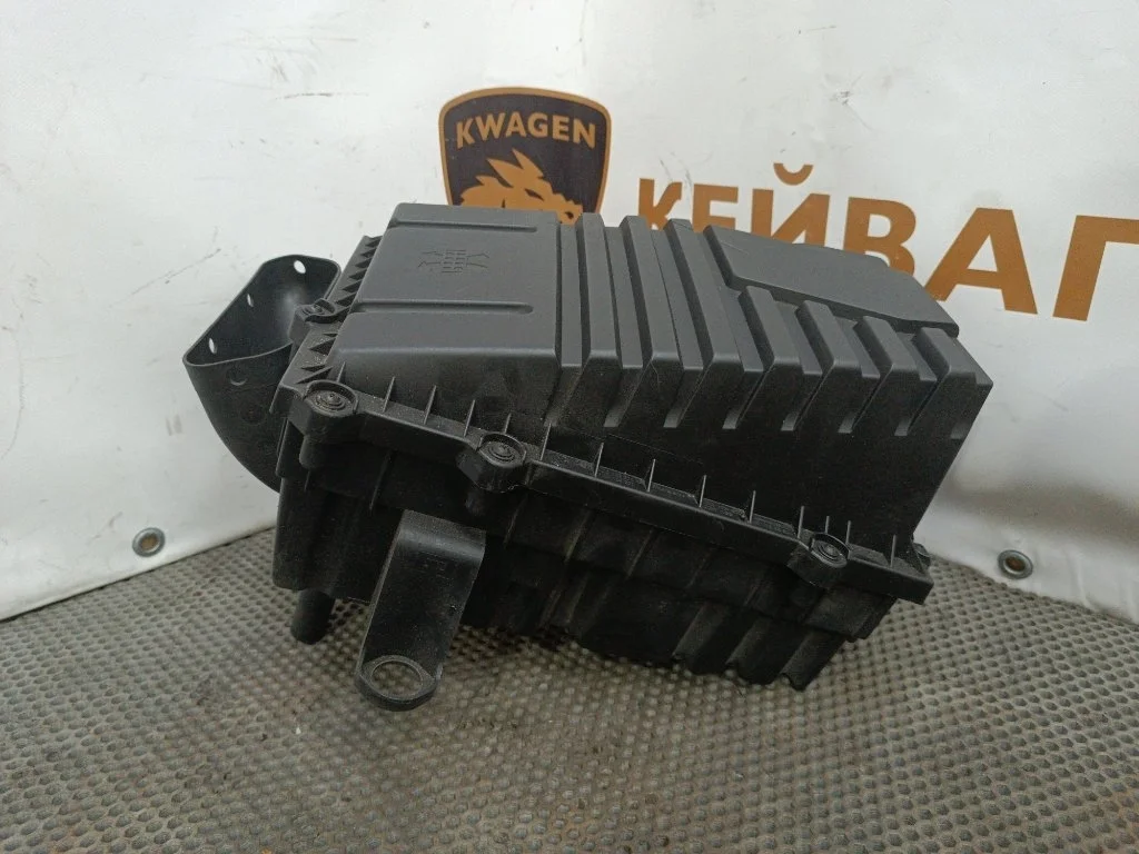 Корпус воздушного фильтра Volkswagen Passat CC 2009 B6