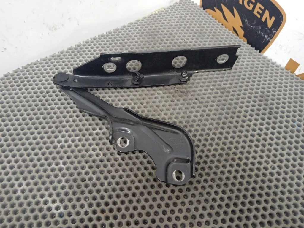 Петля капота Audi S6 2013 C7/4G