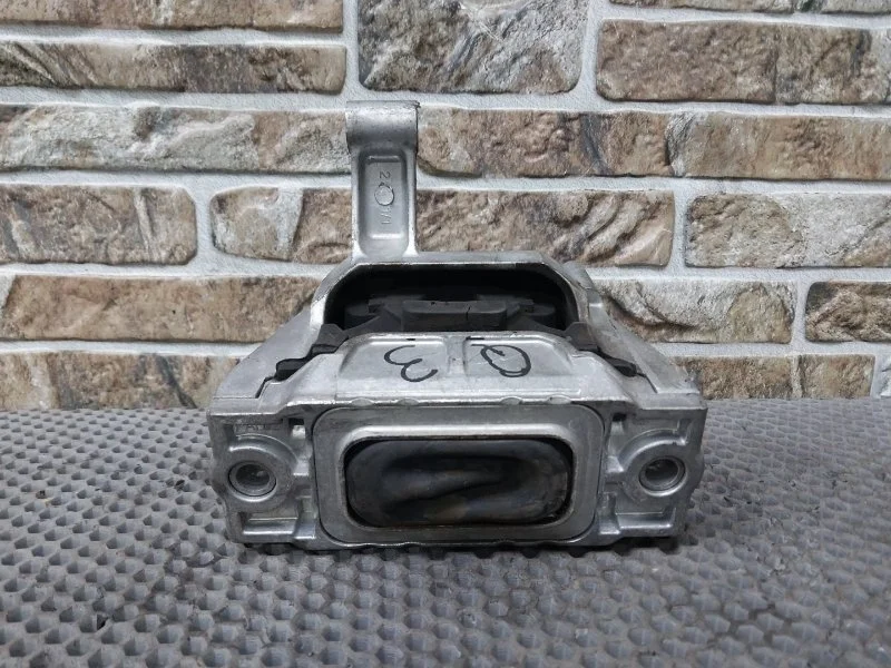 Подушка двигателя Audi Q3 2013 8U