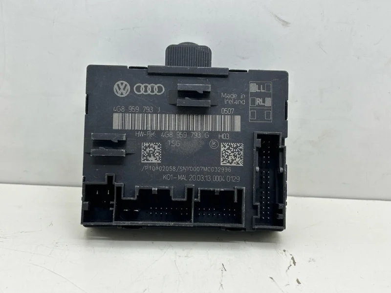 Блок управления двери Audi A6 C7