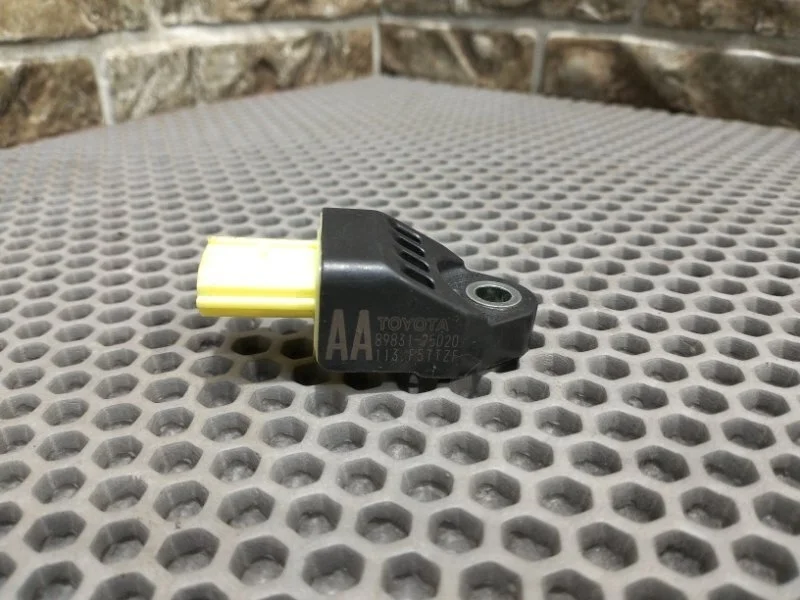 Датчик air bag Toyota Land Cruiser Prado 2019 150
