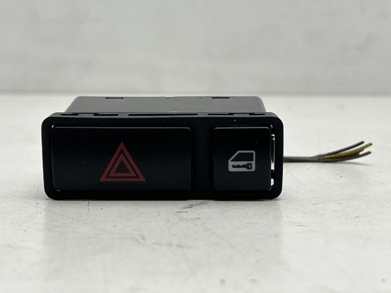 Кнопка аварийной сигнализации BMW X5 E53