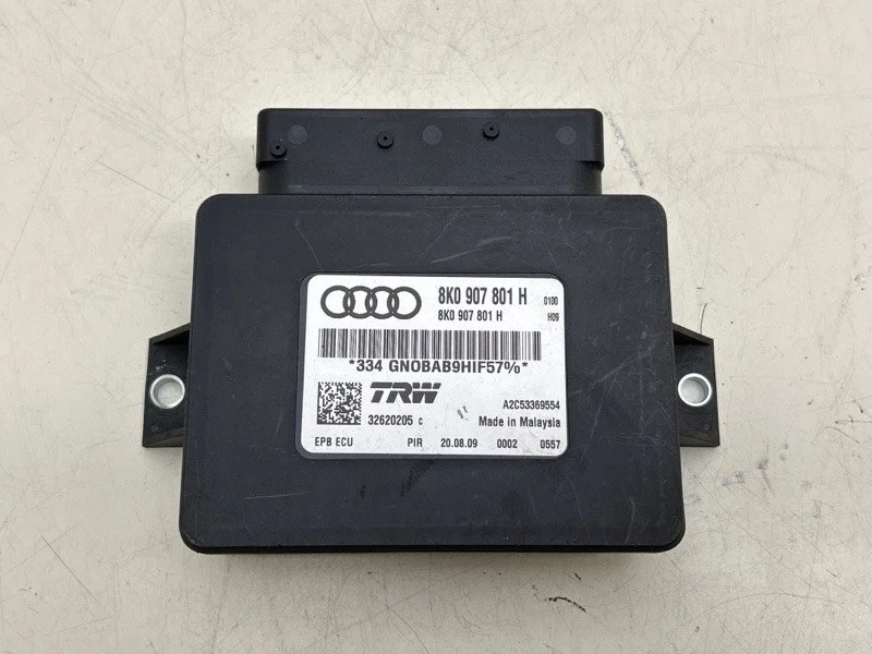 Блок управления стояночным тормозом Audi A4 B8