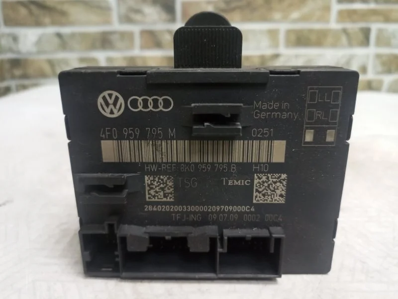Блок управления дверьми Audi A6 2009 C6