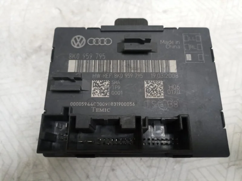 Блок управления дверьми Audi Q5 2008
