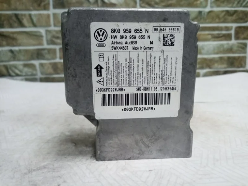 Блок управления подушек безопасности Audi A4 2012 8K