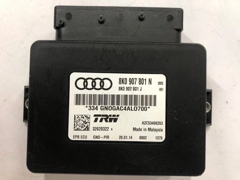 Блок управления стояночным тормозом Audi A4 B8
