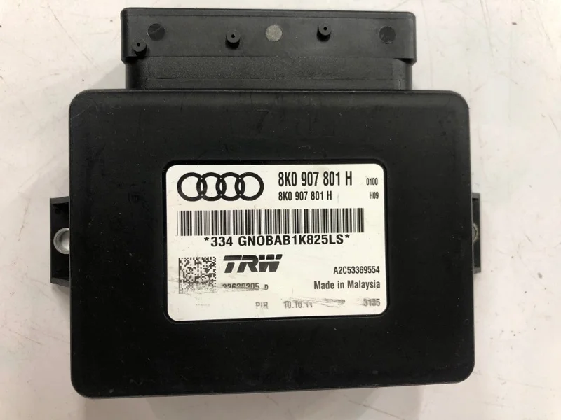 Блок управления стояночным тормозом Audi A4 B8