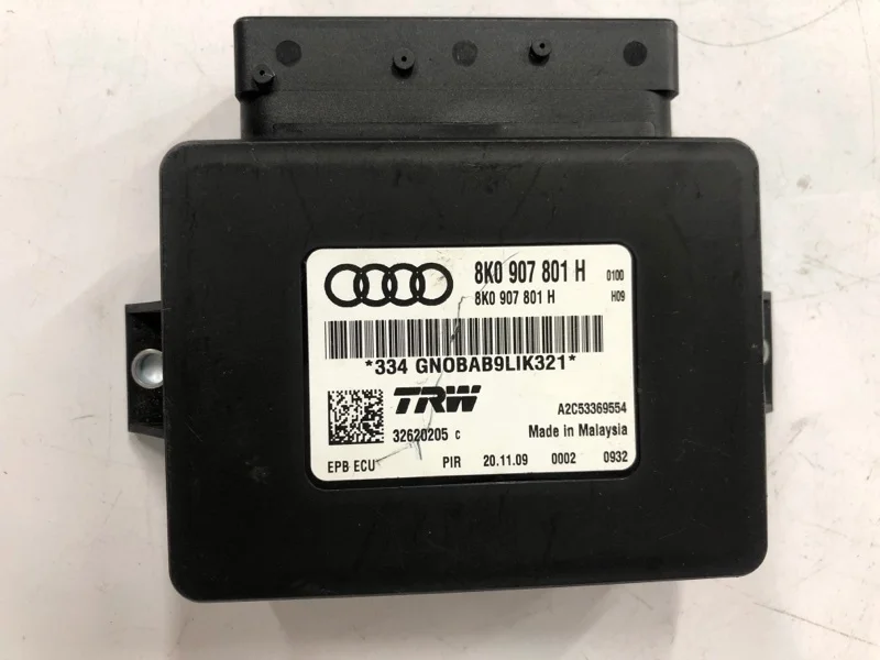 Блок управления стояночным тормозом Audi A4 B8