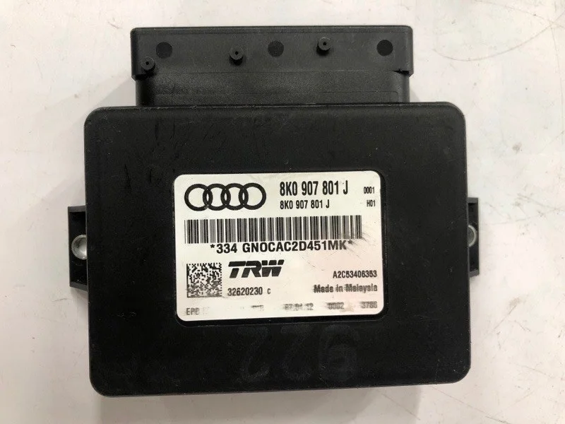 Блок управления стояночным тормозом Audi A4 B8