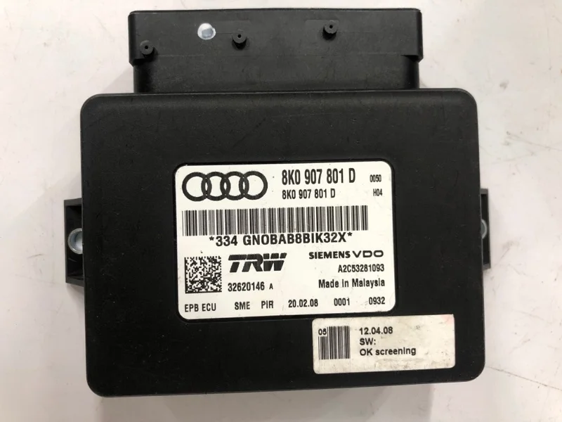 Блок управления стояночным тормозом Audi A4 B8