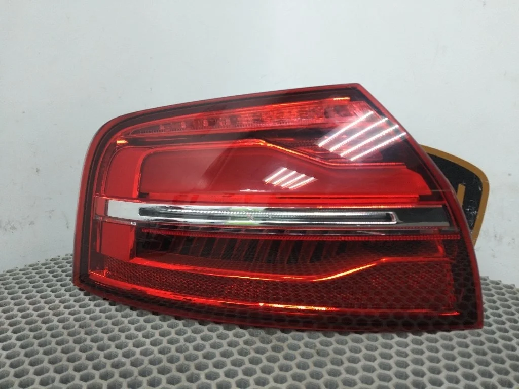 Фонарь Audi A8 2016 D4