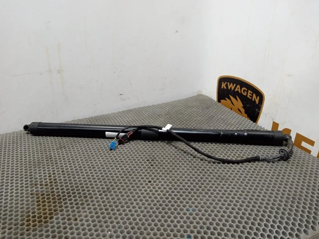 Амортизатор двери багажника Porsche Panamera 2014 970