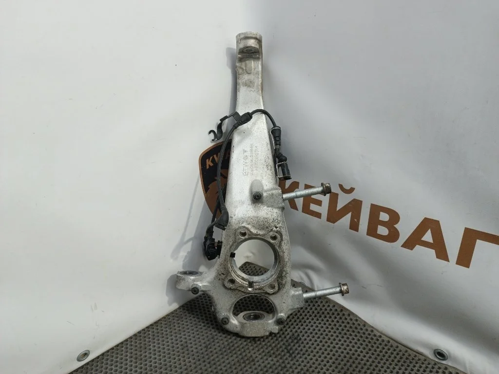 Кулак поворотный Volkswagen Touareg 2011 7P