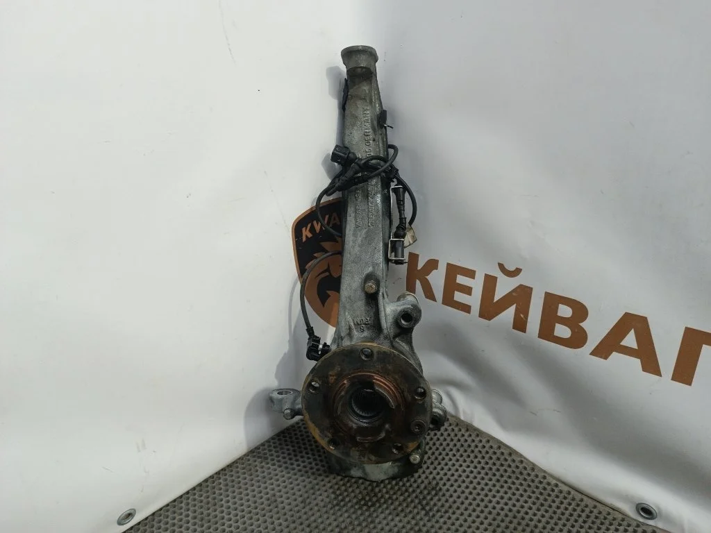 Кулак поворотный Audi Q7 2010 4L