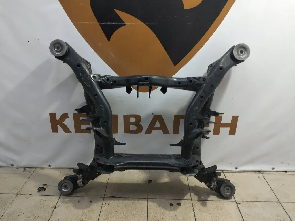 Балка подвески Audi Q7 2010 4L