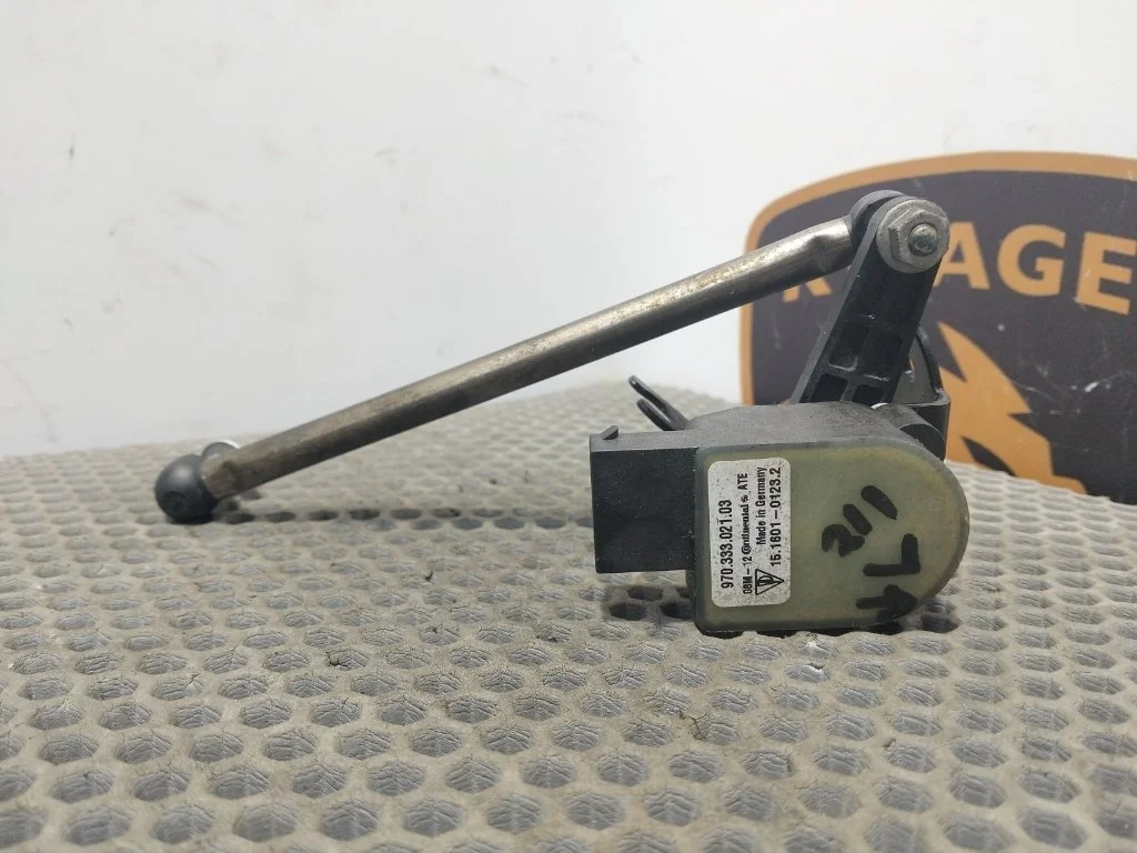 Датчик высоты дорожного просвета Porsche Panamera 2013 970