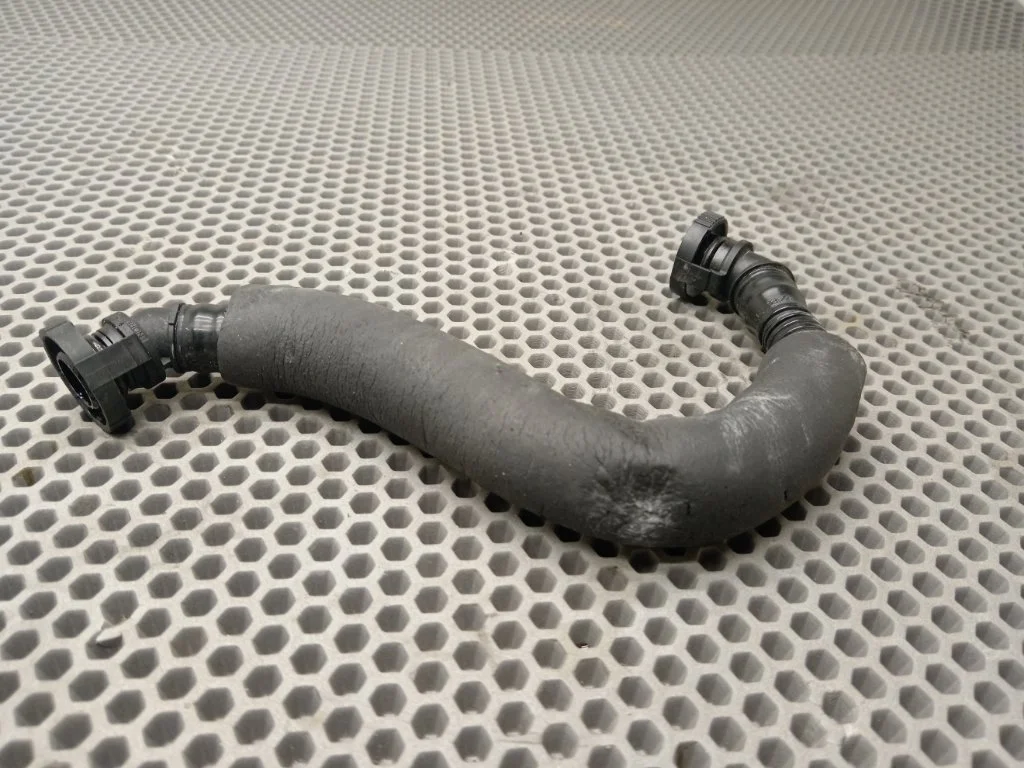 Трубка маслянная Audi Q3 2013 8U