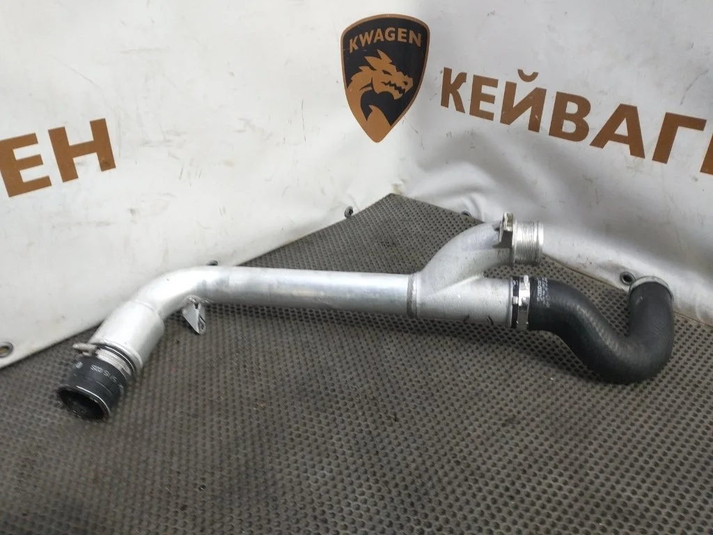 Патрубок интеркулера Volkswagen Touareg 7P