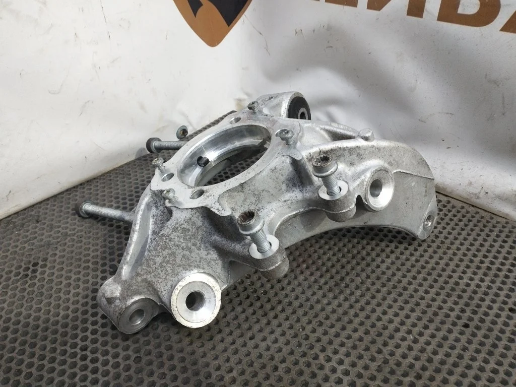 Цапфа Volkswagen Touareg 2016 7P