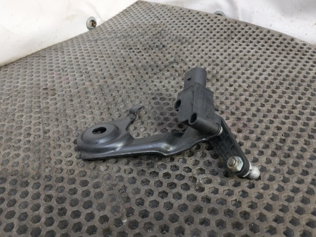 Датчик высоты дорожного просвета Audi S6 2014 C7/4G