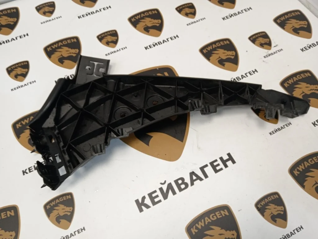 Кронштейн крыла Audi Q7 2011 4L