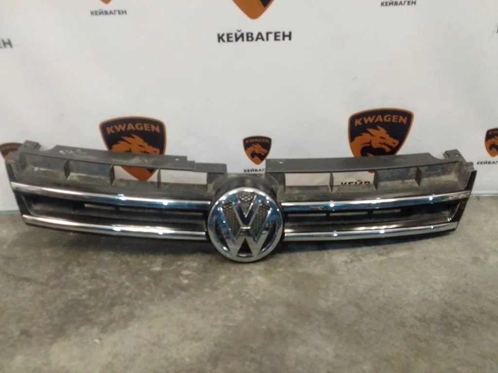 Решетка радиатора Volkswagen Touareg 2013 7P