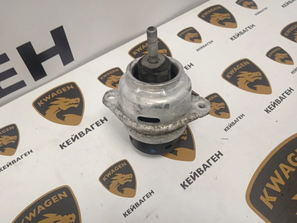 Подушка двигателя Volkswagen Touareg 2012 7P