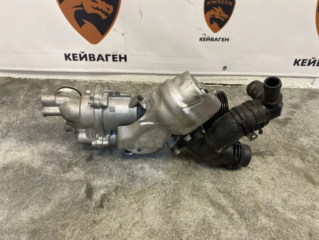 Помпа Mercedes-Benz -Class 2018 W212