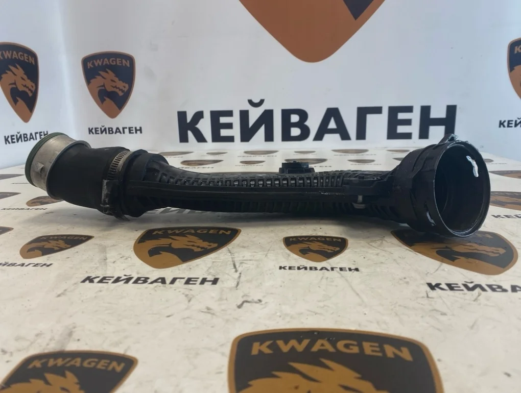 Патрубок интеркулера Skoda Octavia A5