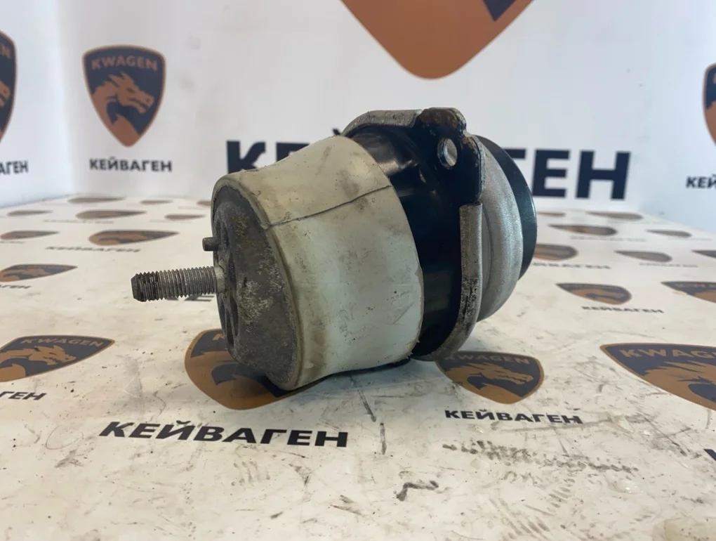 Подушка двигателя Audi Q7 2011 4L