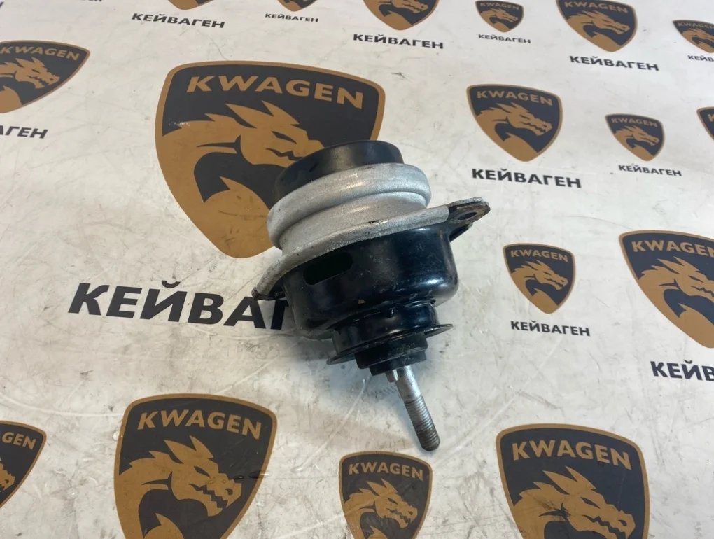 Подушка двигателя Volkswagen Touareg 2011 7P