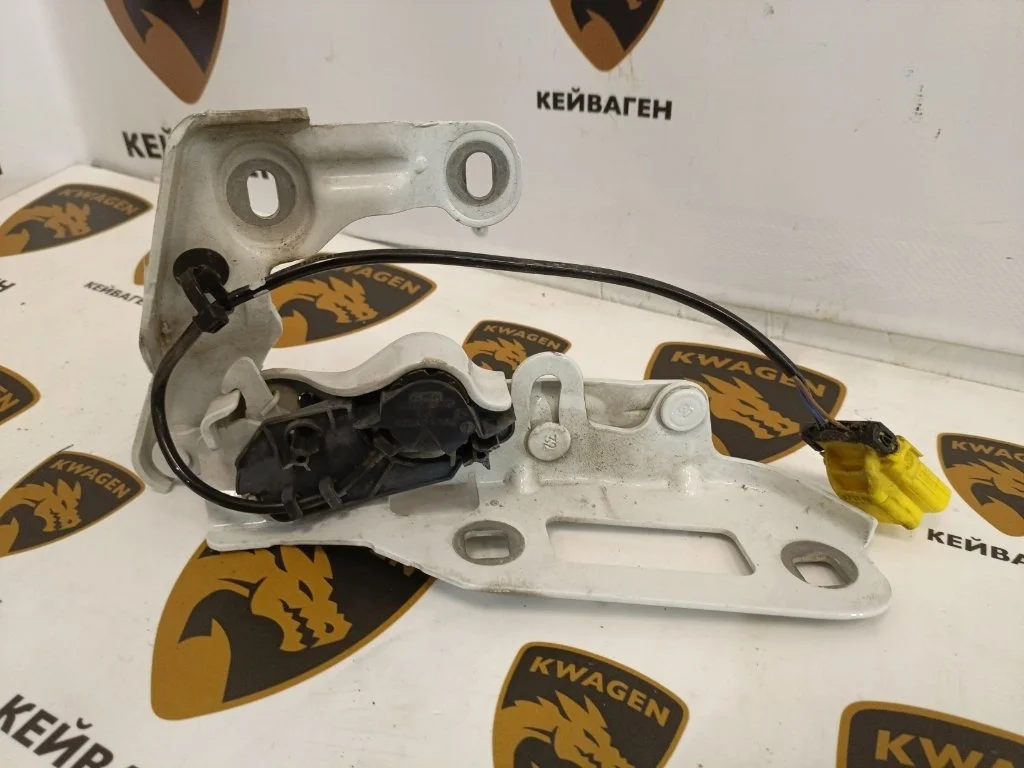 Петля капота Porsche Panamera 2013 970