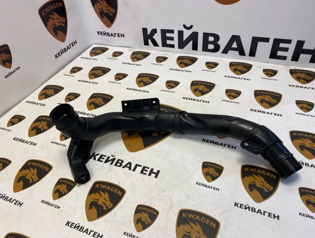 Патрубок интеркулера Volkswagen Touareg 2011 7P