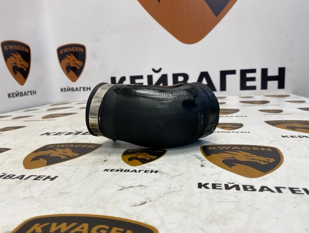 Патрубок интеркулера Volkswagen Touareg 2011 7P